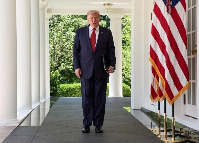 美国总统特朗普（Donald Trump）于5月8日在社交平台宣布，俄罗斯与乌克