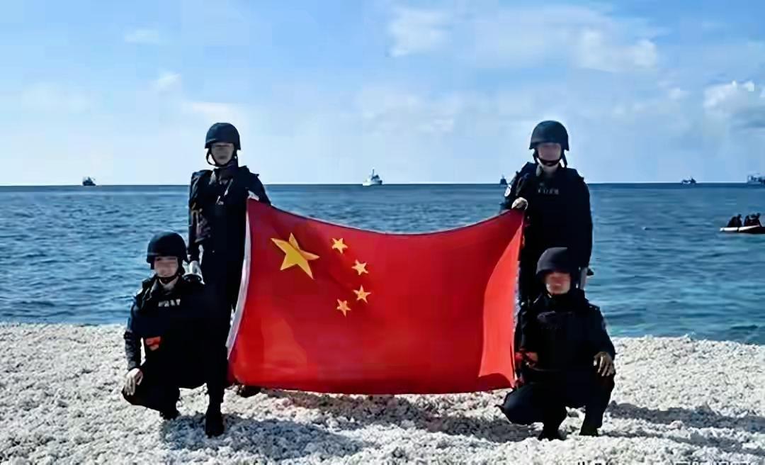 再度激烈交锋，中方当面插旗，24方势力涌入南海，解放军以少敌多！



5月3日