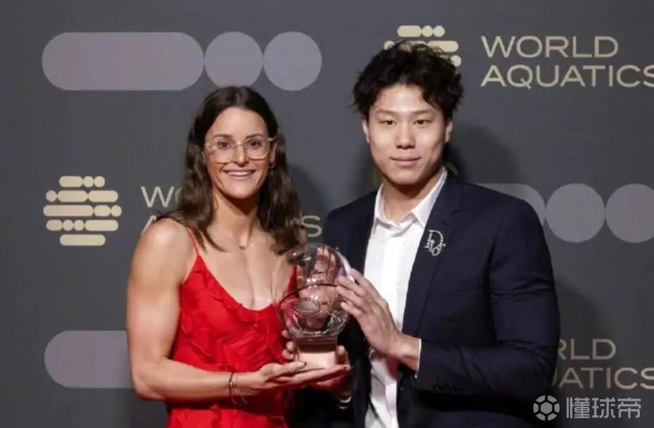 恭喜覃海洋获得2023年国际泳联最佳男运动员，女运动员则被澳大利亚选手麦基翁夺得