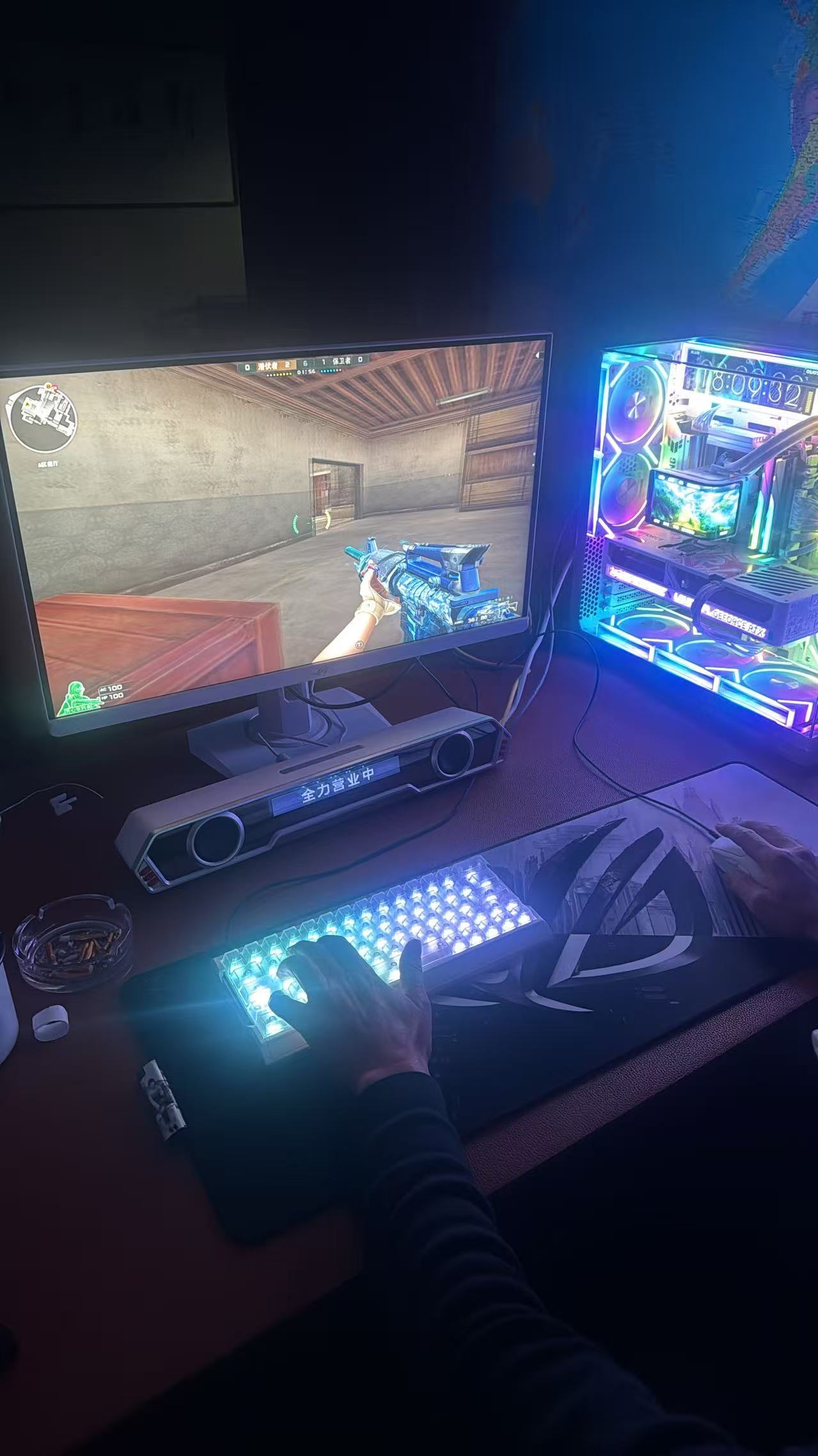 客户返图，老爸拿着新配的海景房打游戏这游戏看着不怎么吃配置的样子