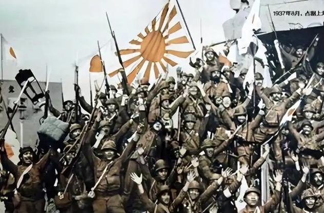 对付日本，我们一定要学俄罗斯！日本不怕我们的航母，不怕我们的轰炸机，甚至不怕我们