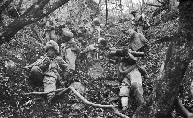 1951年，志愿军91团被美军包围，在制定突围方案时，团长建议向南突围。众人一愣