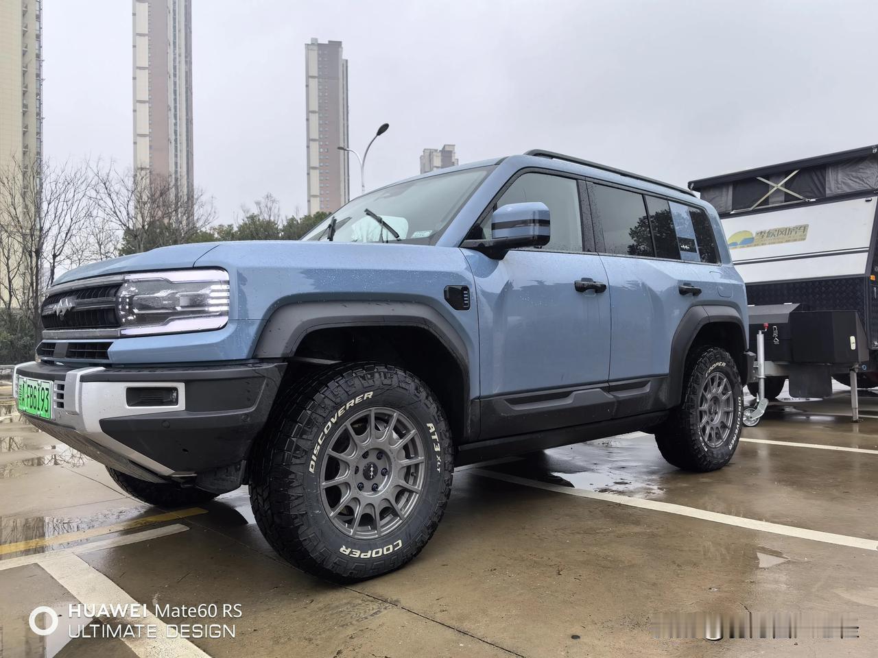 老怪的豹5总算整备完毕了！
全车8.5的车衣
275 70 18AT3XLT轮胎