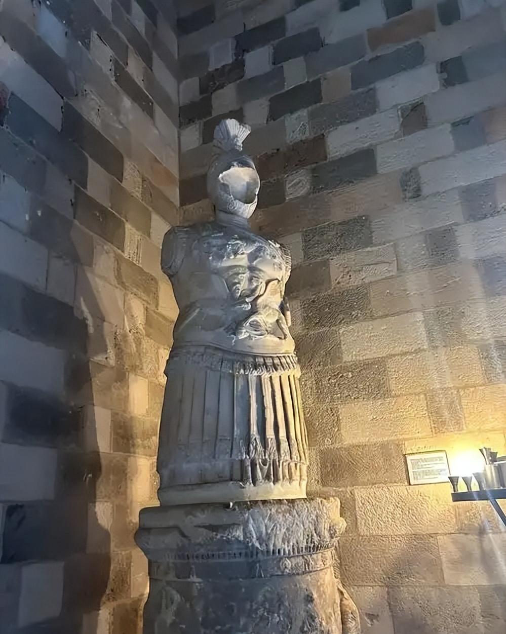 不得不说，德国的求生欲真的很强啊！中国拿出“敌国条款”给日本念了一遍，日本在那儿