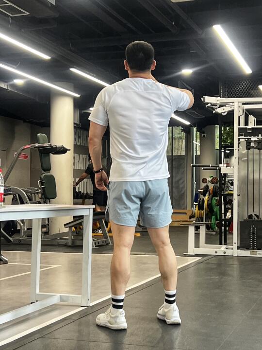 后背