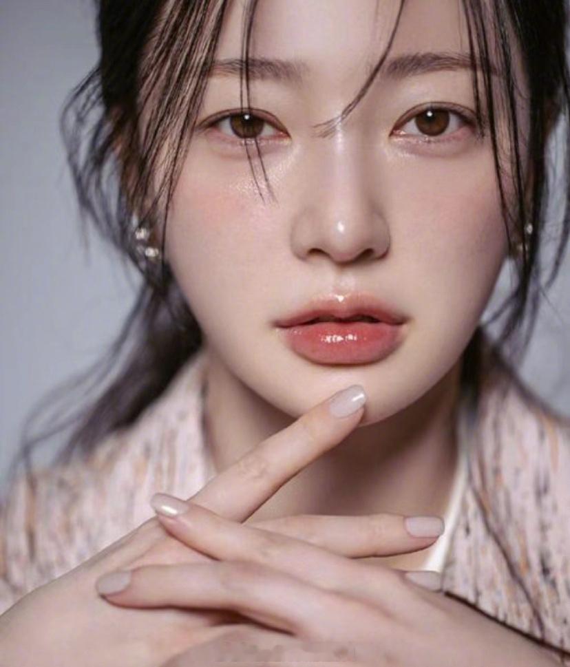 再次惊叹🇰🇷的医美技术，宋昰昀原生脸和现在差别真的好大🙉 