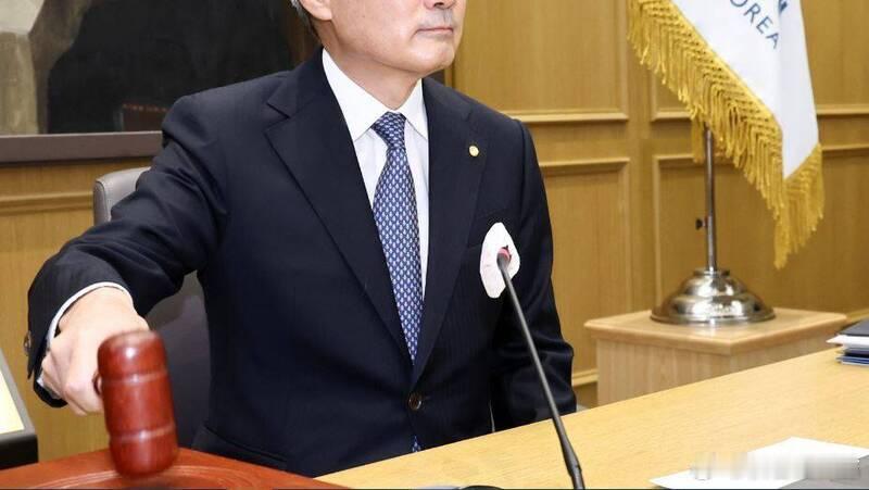 10岁女儿遭长期虐待身亡 韩国女歌手被控杀人 检方求判死刑海外新鲜事 韩国一名4