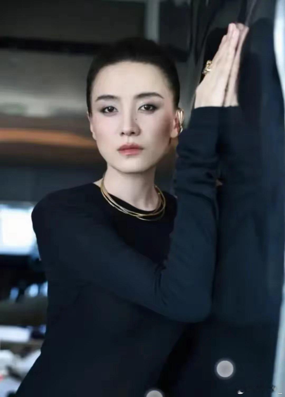宋佳演技派女神，用实力诠释魅力。她的每一次表演都如同一次心灵❤️的洗礼，将人物内