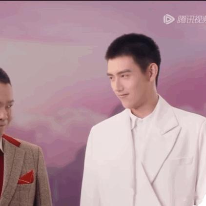 妈呀热搜这么久双方团队都不出来声明，一开始我看到同款是不信的觉得有点离谱，但是团