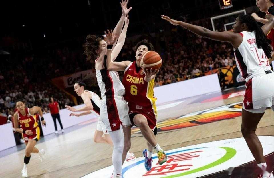 中国女篮首战失利不敌美国 世界杯首战失利！中国女篮61‑94不敌美国，韩旭拿下两