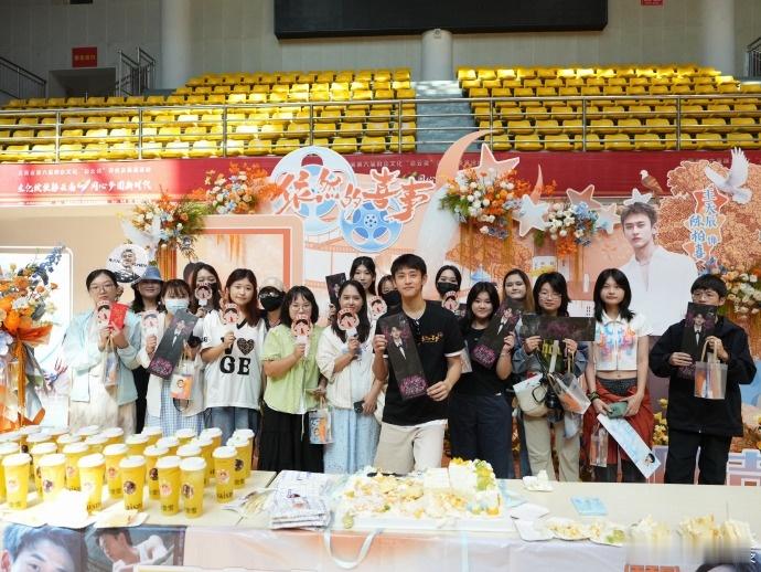 让蒋依依王天辰合作的人是天才依然的喜事灵动少女×痞帅男神！蒋依依王天辰《依然的喜