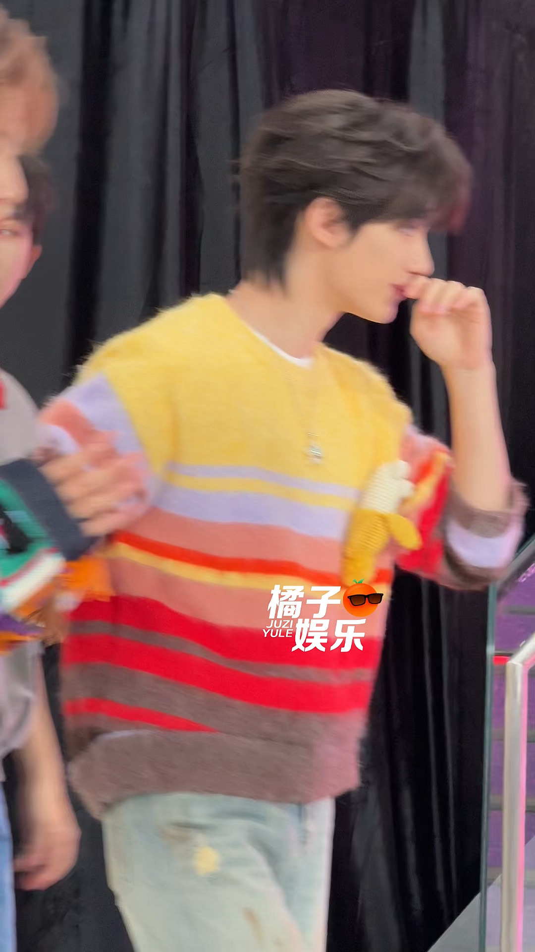 丁程鑫好立体的侧颜我服了[泪][泪][泪]丁程鑫好立体的侧颜 双11疯狂好六夜 