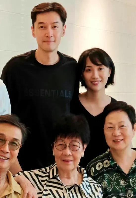 胡歌这张让人挪不开眼的脸，居然藏着娱乐圈最出人意料的