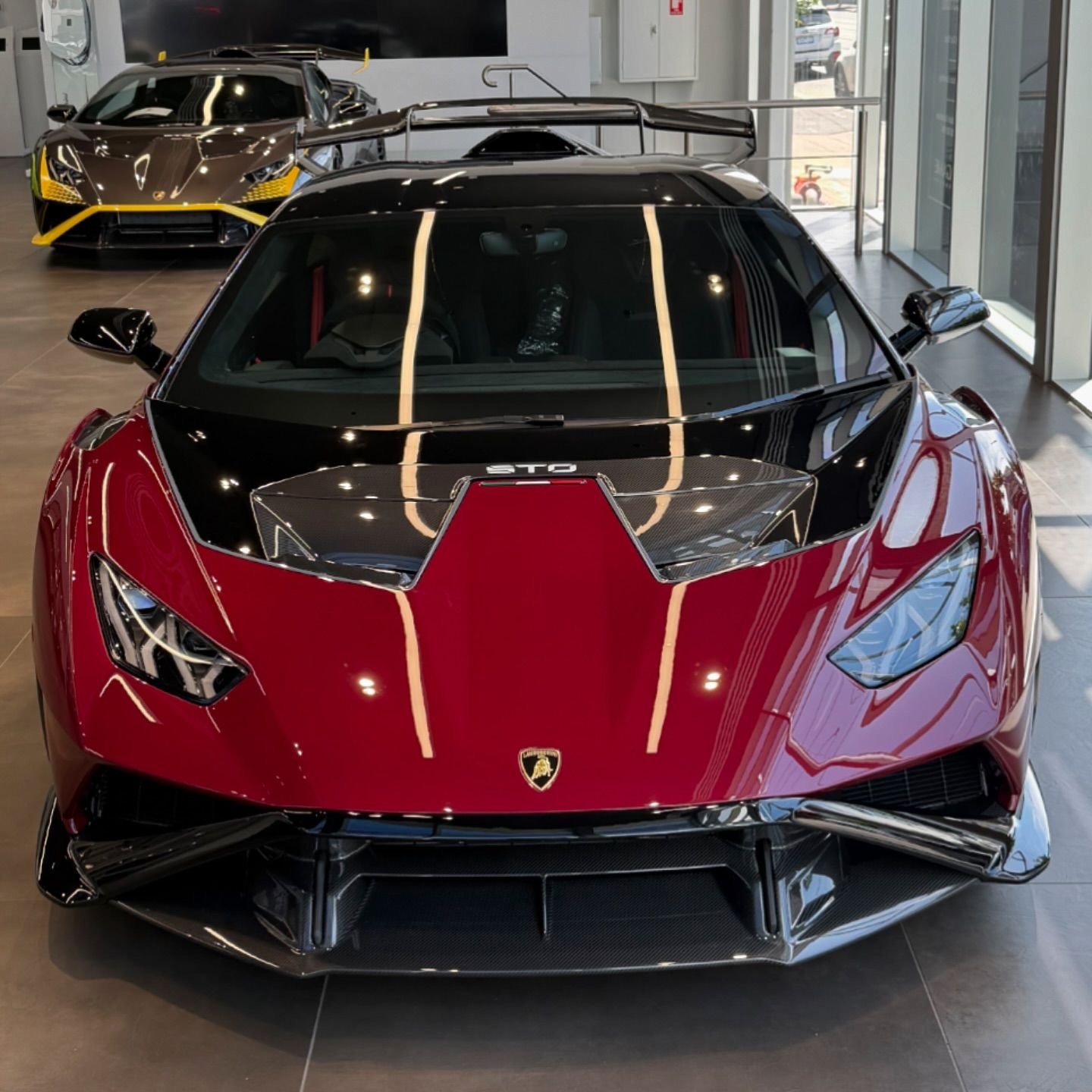 Lamborghini Huracan STOColor : Amaranto 