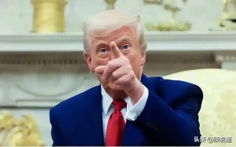 美军没导弹了？前CIA分析师一句话，揭穿了美国在中东的“皇帝新装”

美伊战争为