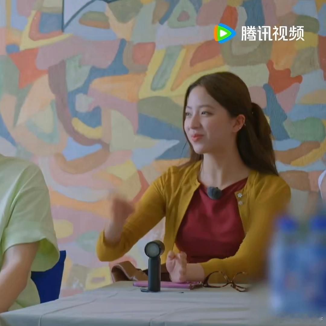 刘宇宁宝娟我的嗓子地球超新鲜 刘宇宁爆改安陵容可太有梗，沙哑着嗓子回红雷哥，感觉