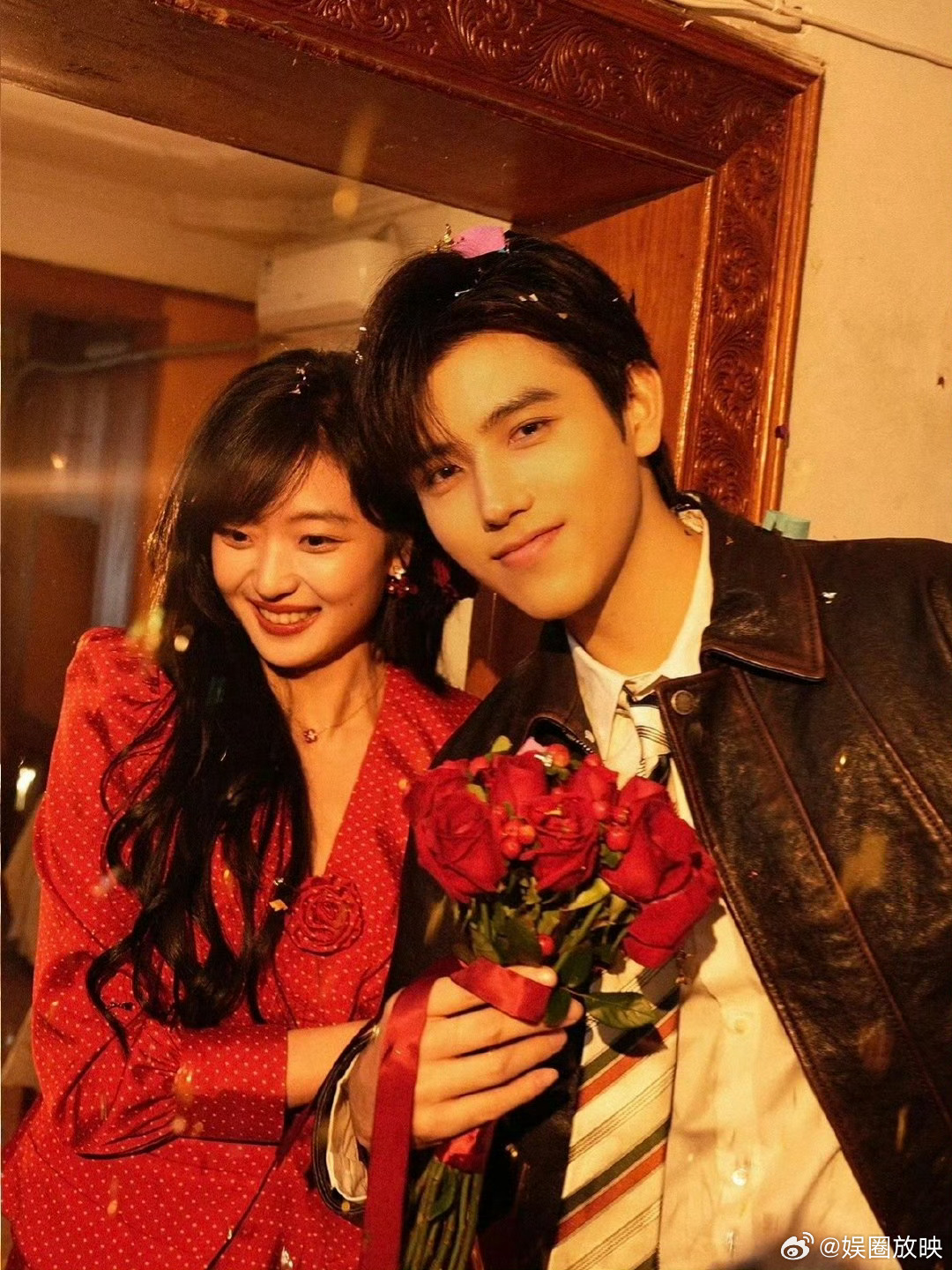 陈飞宇孙千有种体制内的甜苏感 陈飞宇孙千答题默契满分，定格拍照时孙千害羞的小表情