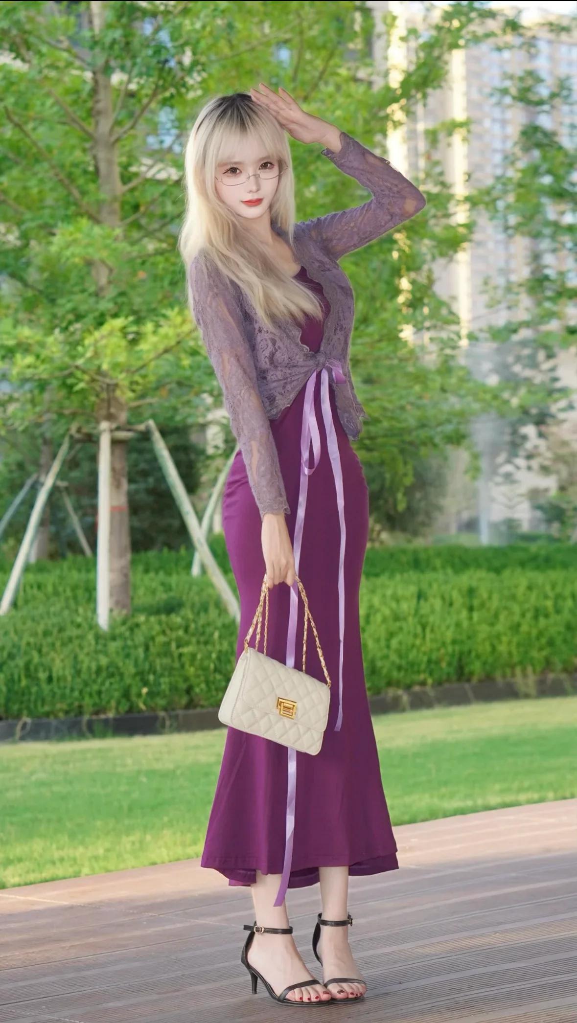 带上眼镜很知性哦😋😋😋😋

注：素材来源于网络，如侵必删。本文引用他人已