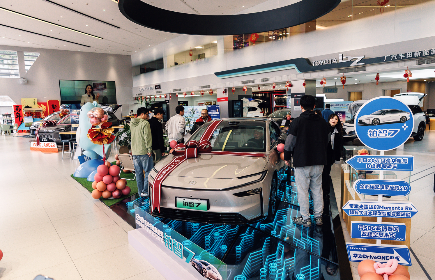 小米官微预祝铂智7上市成功广汽丰田与小米互相预祝上市成功，这波跨界互动绝非简单商