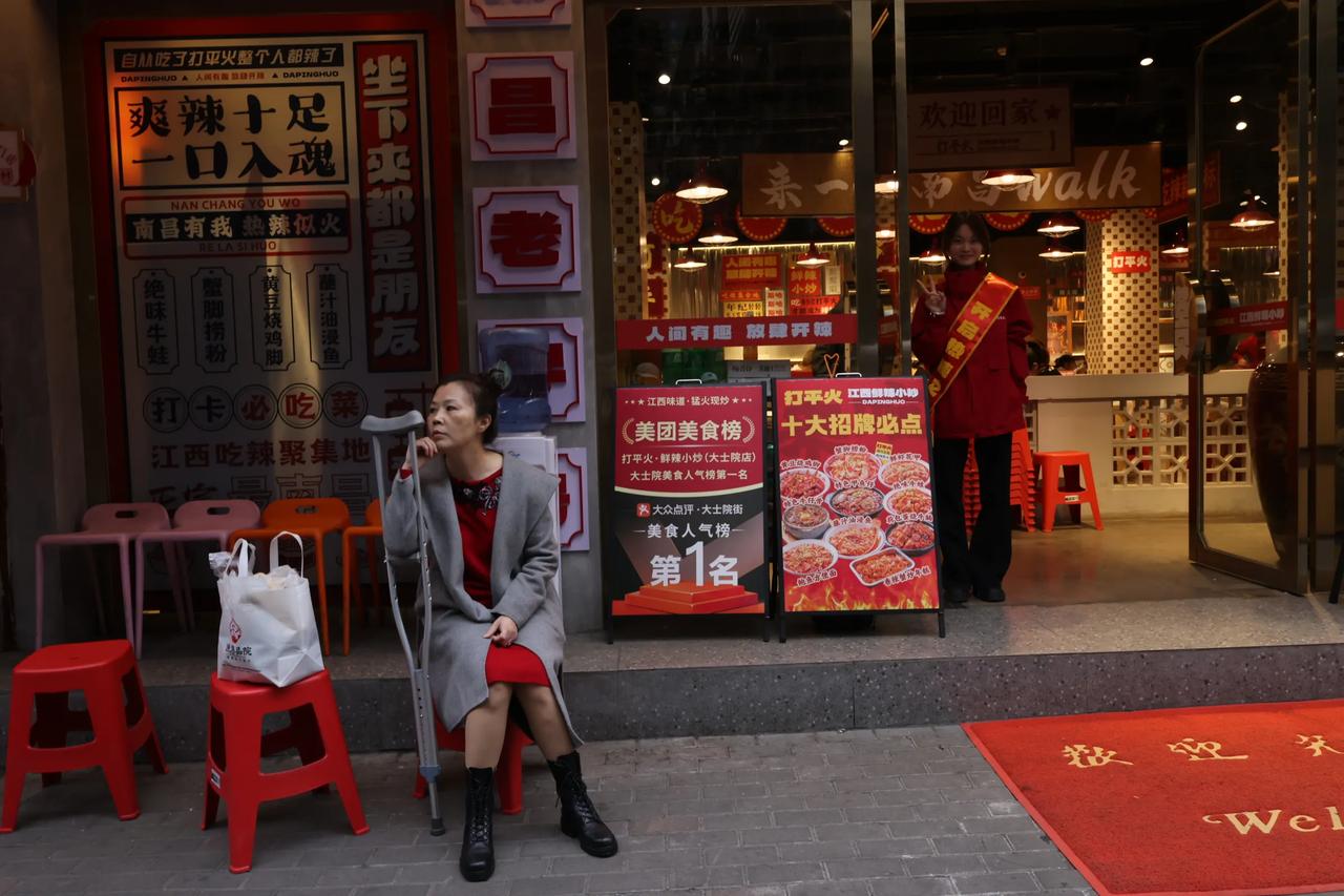 街拍中国之严师傅影像：重返南昌3。一座红色的城市。