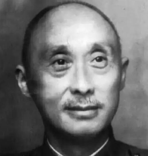 1948年，曾经开着汽车在光天化日之下奸淫妇女，活生生踢死佣人的国军中将王泽浚，