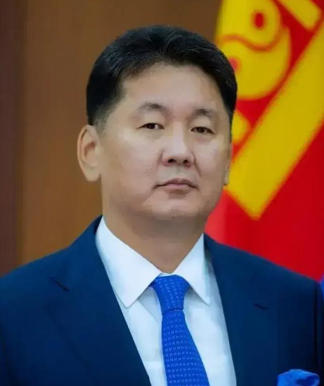 前脚新加坡总理黄循财呼吁中方放下恩怨，和日本实现和解。后脚蒙古国总理赞丹沙塔尔邀