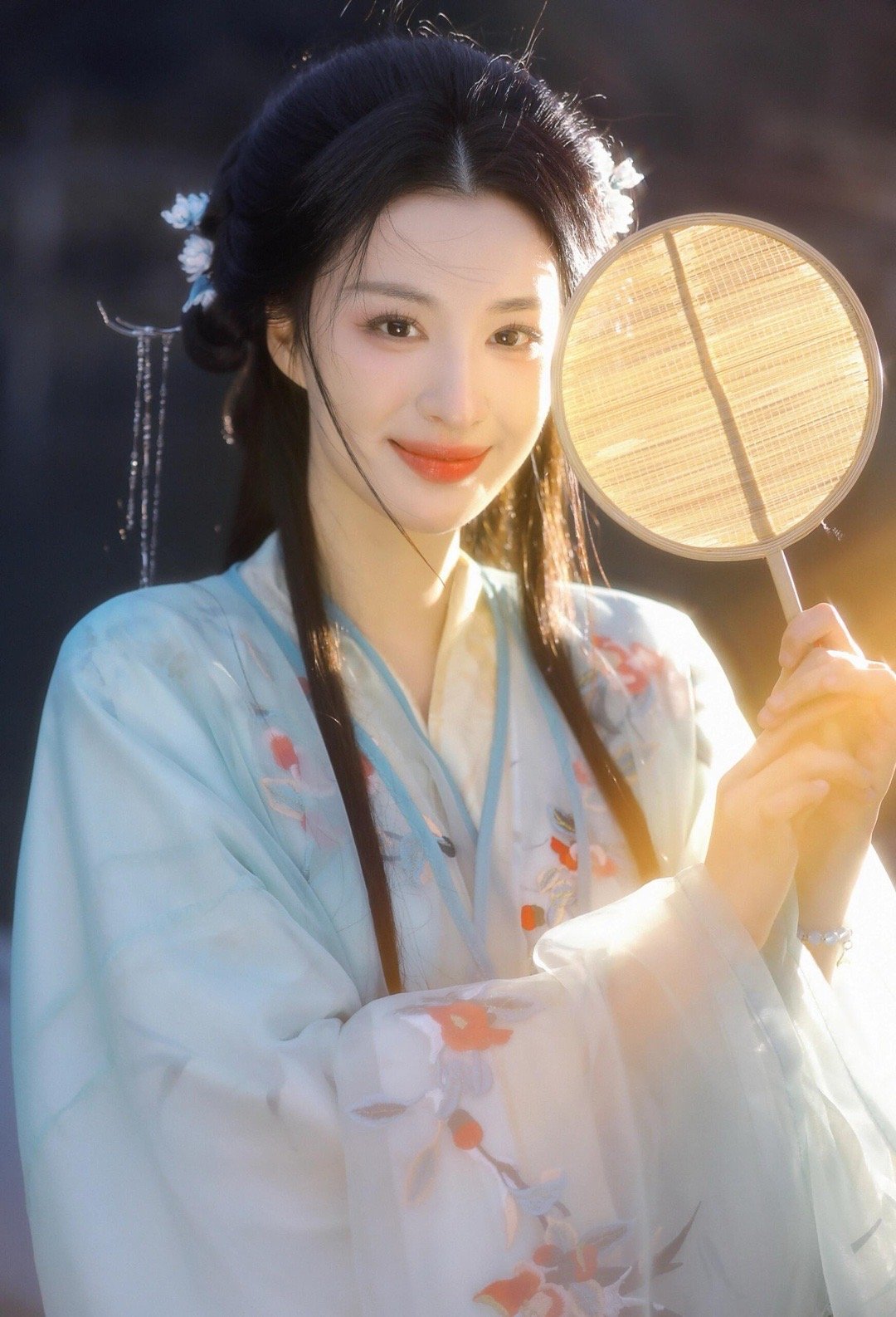 王楚然庾晚音写自己的结局 演员和角色共振是什么感觉？大概就是王楚然演庾晚音，演着