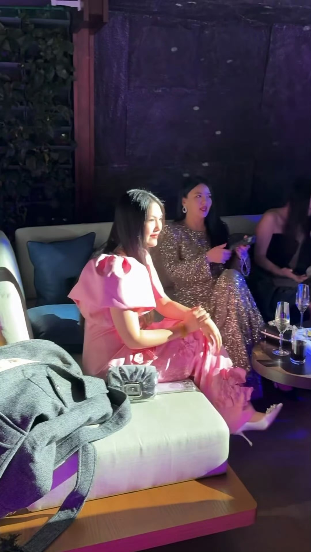 我把王诗龄看成李湘还想说李湘确实瘦了点，王诗龄这种顽固型遗传性胖真的难减 