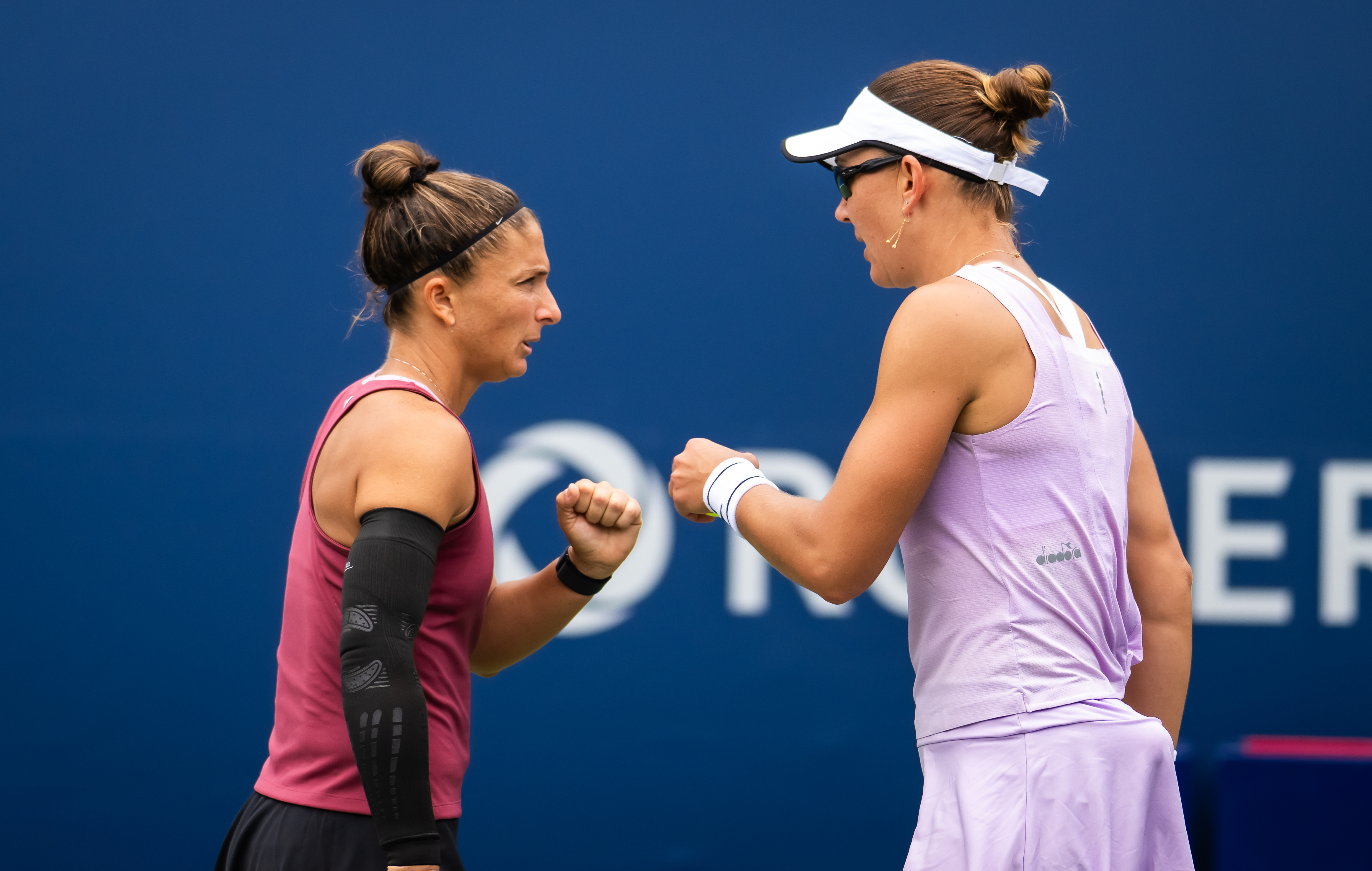 WTA1000多伦多站双打半决赛，3号种子埃拉尼/梅里查尔以6-1 4-6 10