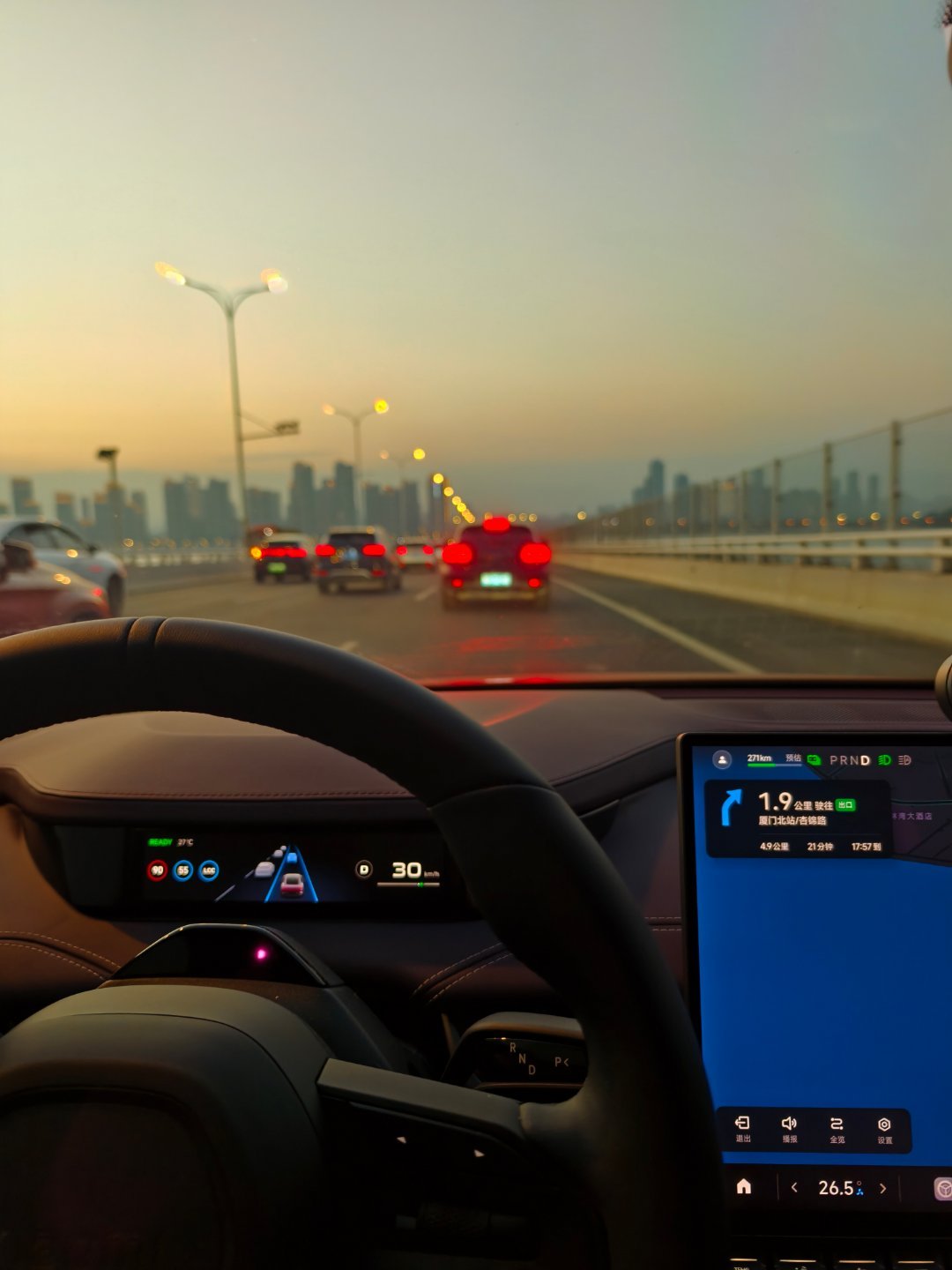 如果说以前小米su7的自动驾驶还是新手司机的话，那现在至少是一个已经开过有两三个