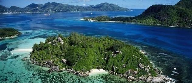 1962年，英国一男子相中一荒岛，发疯似地卖掉了房产来凑钱，当他把小岛收拾好，一