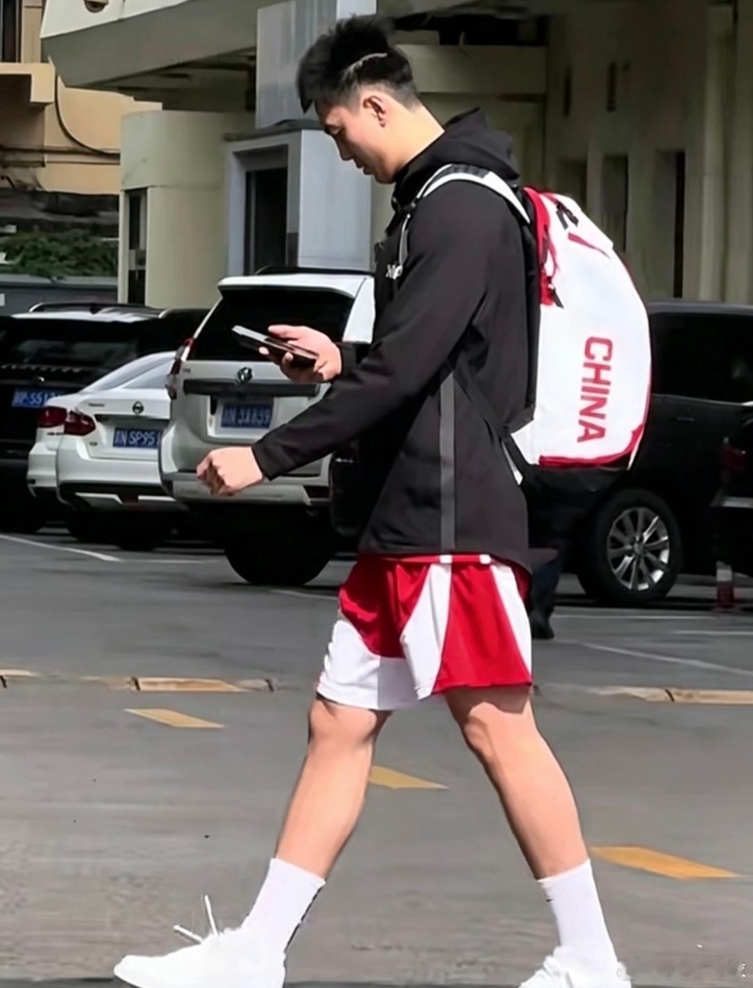 中国男篮长沙站热身赛已经开票，6月3、4号连打两场，将在中南大学体育馆对阵塞尔维