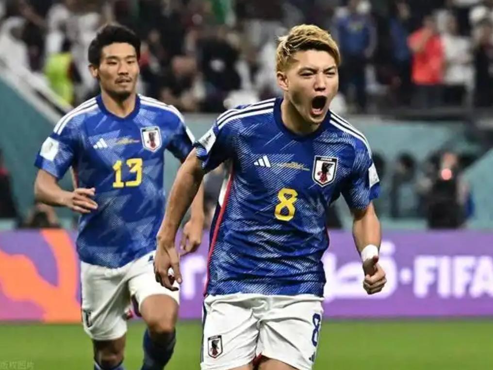 对于如今的日本队，有个事实我们已经不得不承认

现在的日本男足，早就摸到了世界准