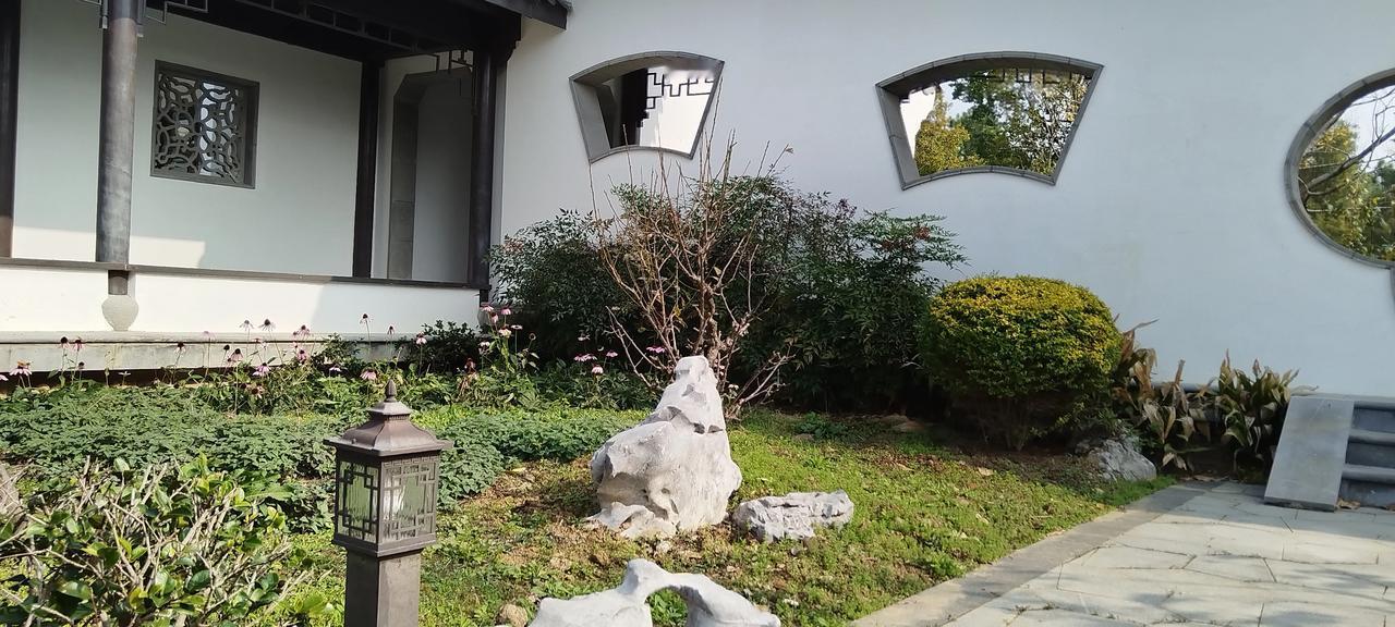 园林中的小天地，让人心醉神迷。