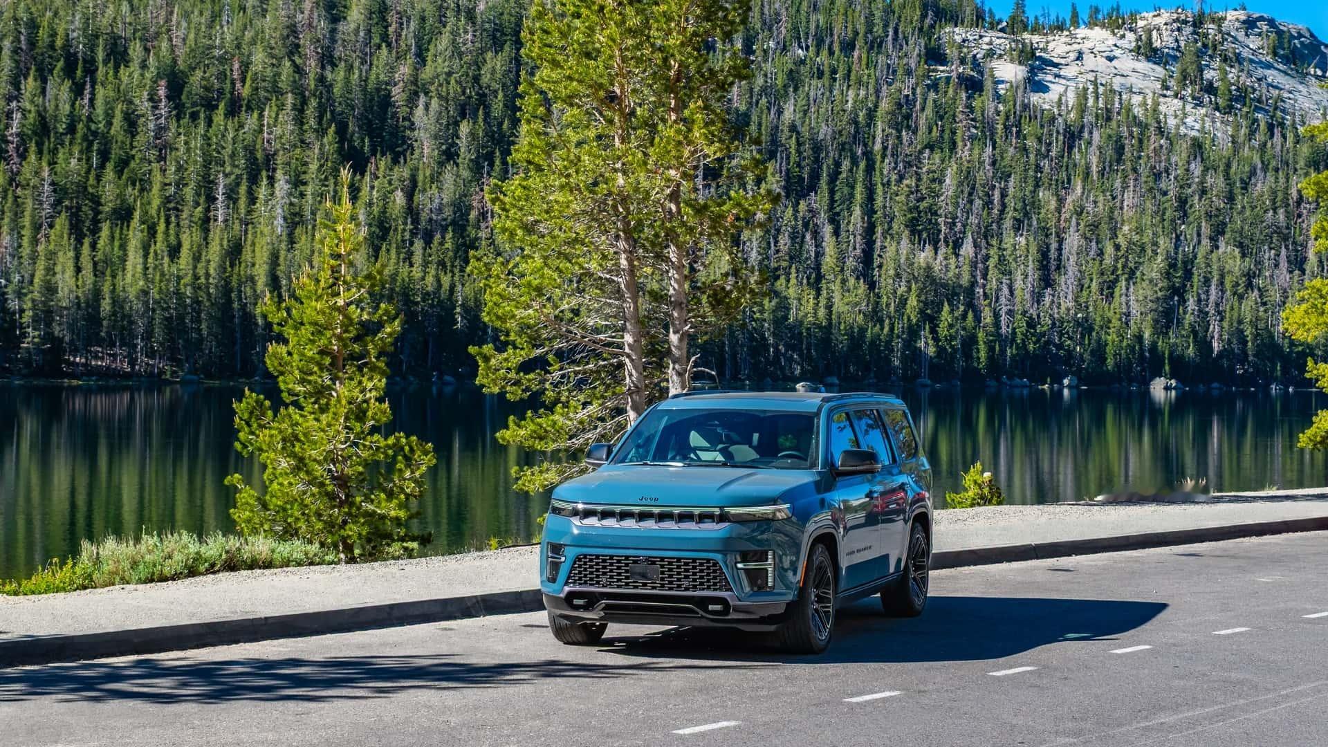 Jeep Grand Wagoneer 