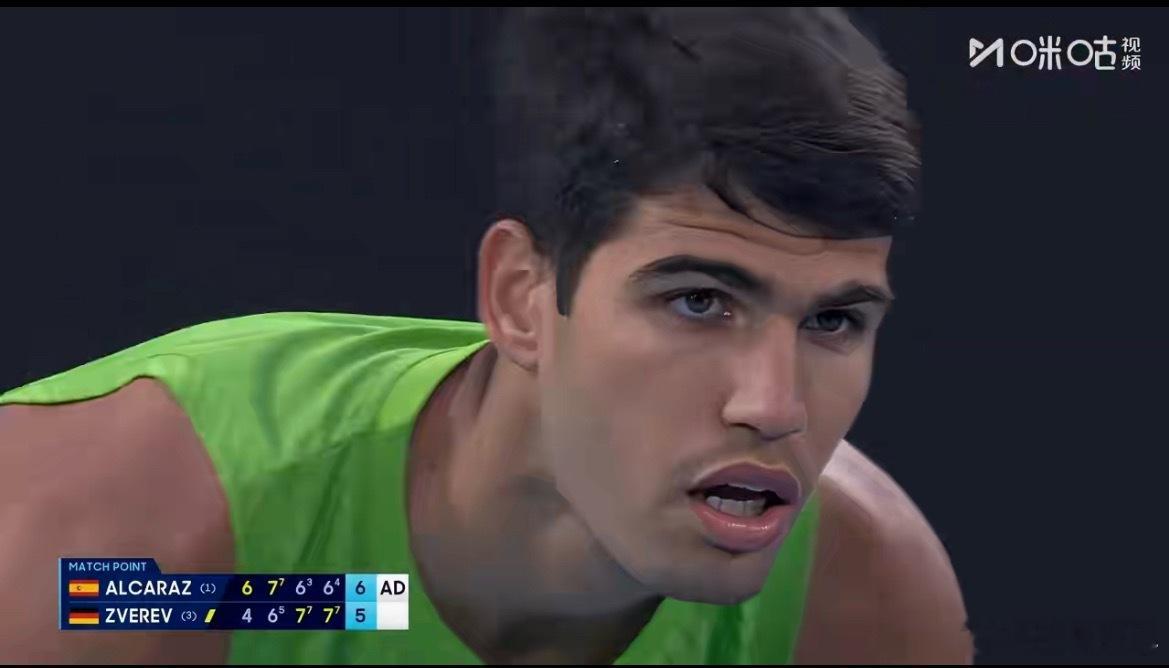 【阿尔卡拉斯晋级澳网男单决赛】阿尔卡拉斯首进澳网决赛阿尔卡拉斯3比2战胜兹维列夫