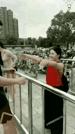 没有对比就没有伤害，男子直接懵逼。