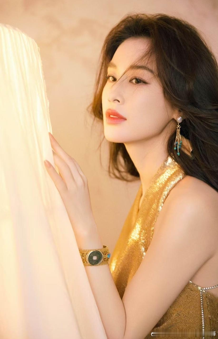 现在的姐姐才是真姐姐，又美又飒～～ ​​​
