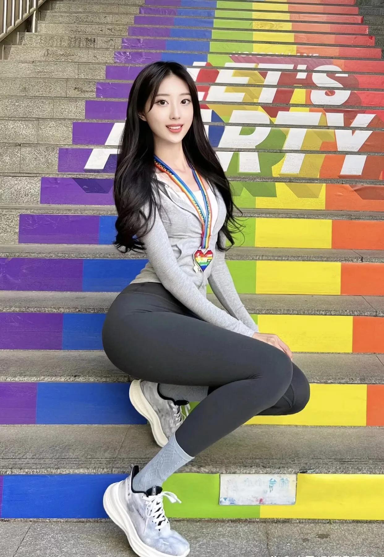 三十年后，如果世界上还有坚持这个词，我希望它属于我，三十年后，如果世界上还有感动