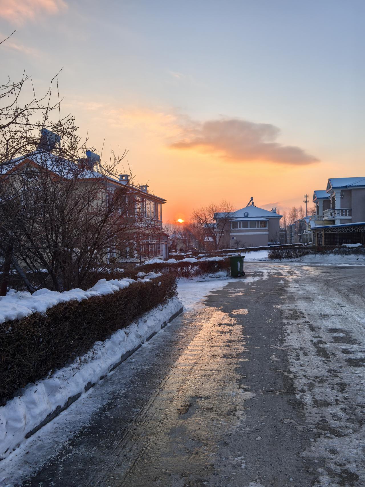 1哈尔滨：省会城市，交通交流。医疗资源也是最好的。

2大庆：大庆的福利待遇都不