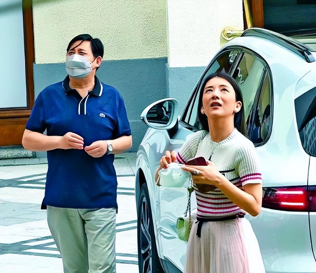 方媛长得像她父亲，她的三胎女儿像她，还好没有浪费好看基因。
