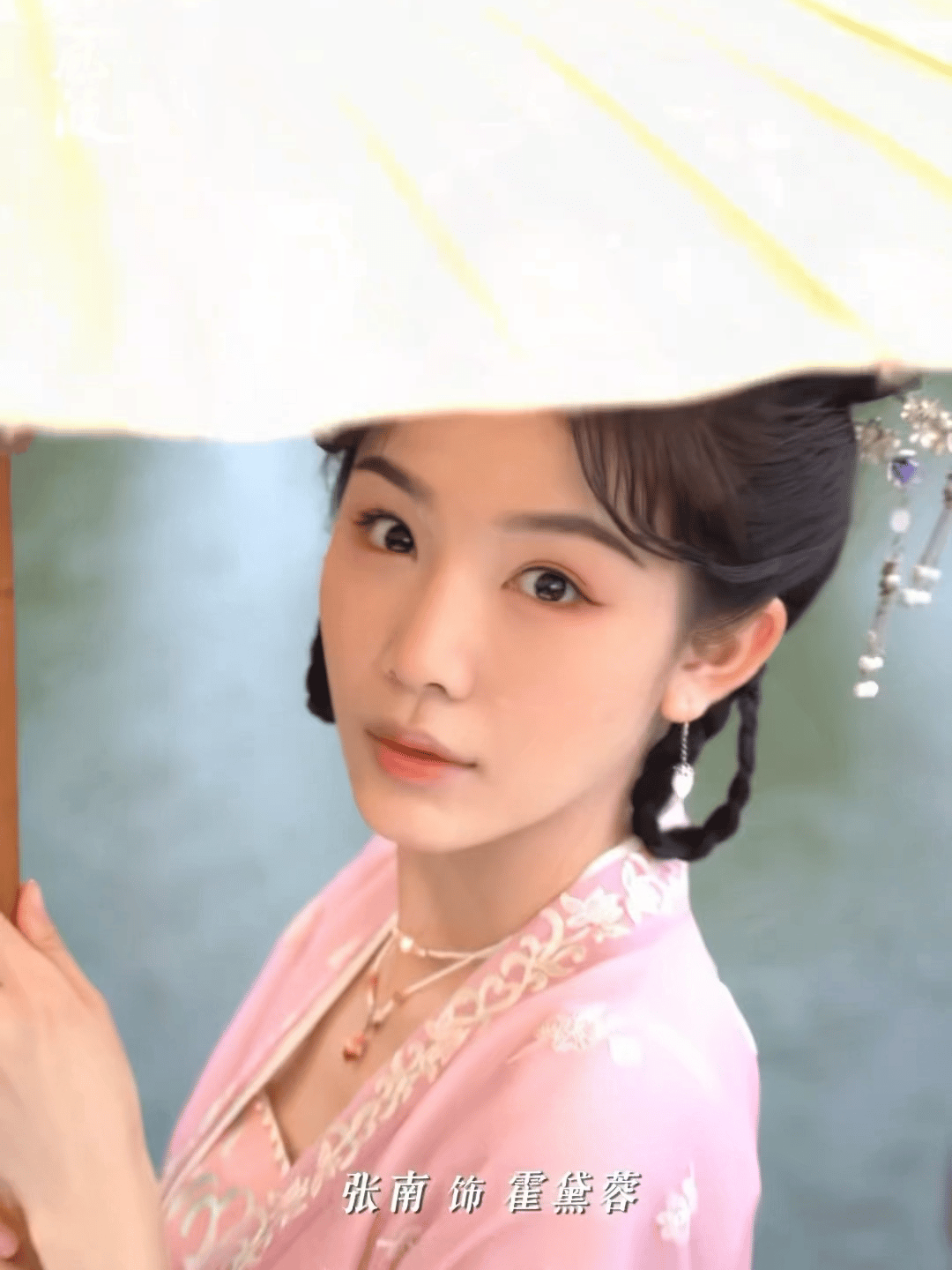 张南古早橙光立绘女主张南的古装真的好美啊 温婉又温柔的大美人 完全被张南给硬控了