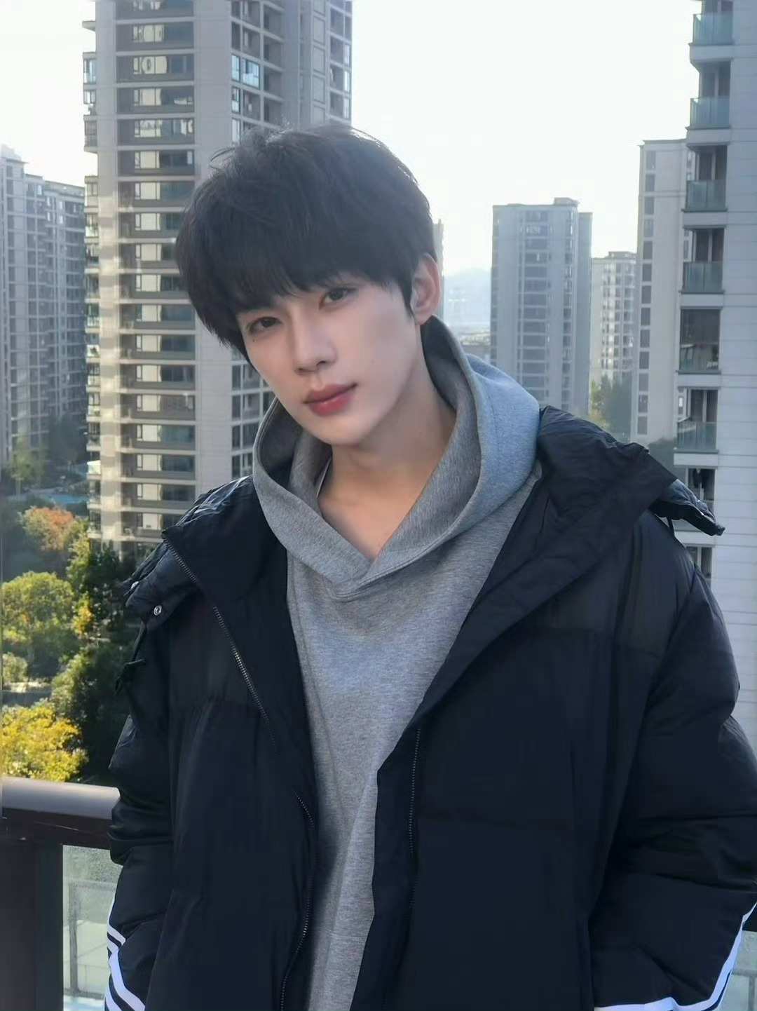 吴添豪这张我一秒幻视余承恩