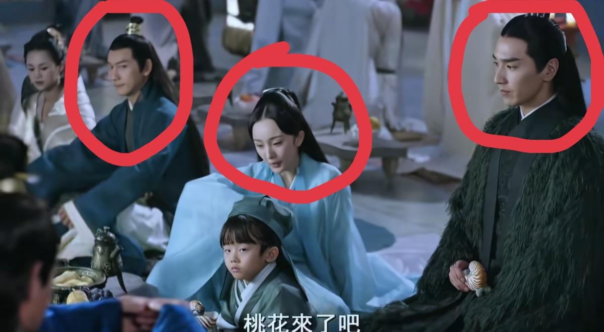 白浅坐这个位置真的不尴尬吗？
白浅到东海赴宴
恰逢夜华和桑籍也去了
宴会上的其他