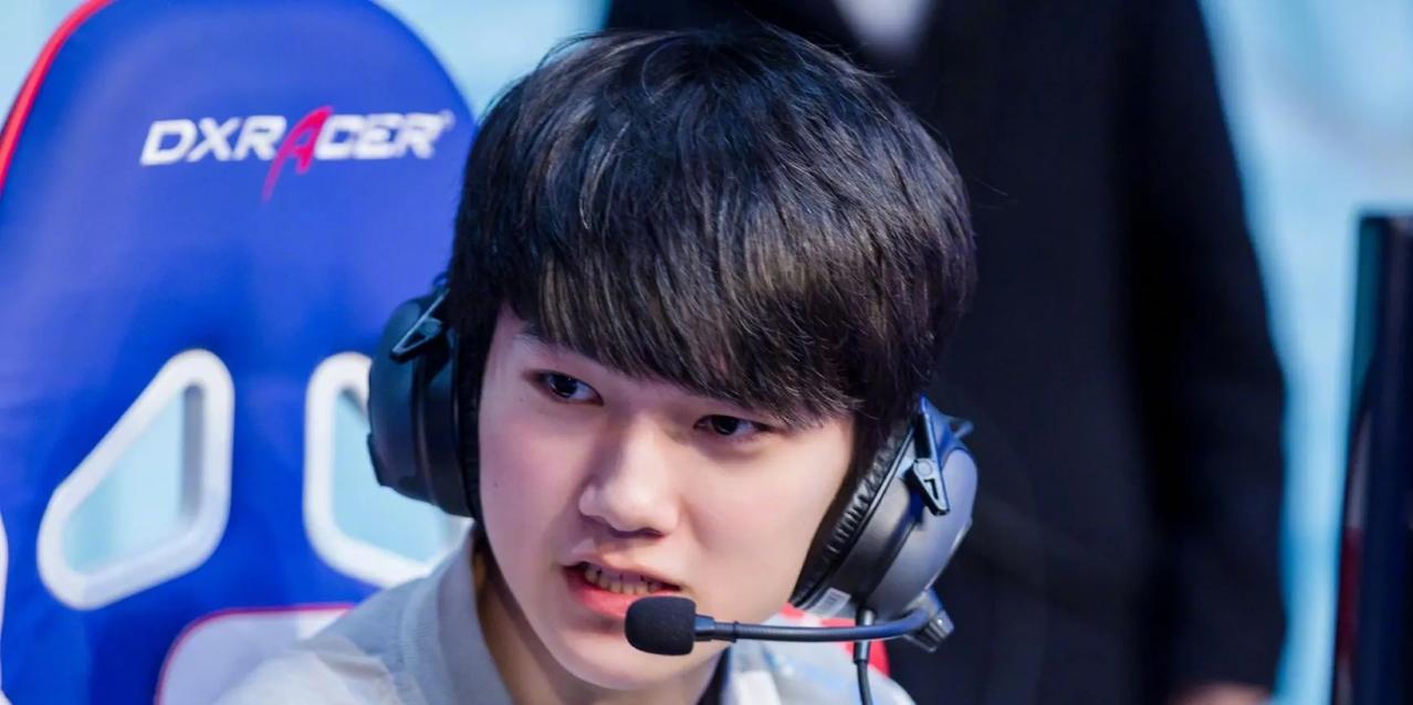 Jackeylove和Gala属于两个极端，典型的把握不好“求稳”与“激进”的时