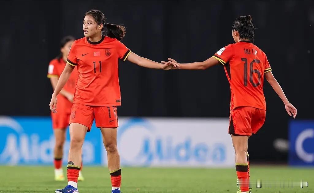 U17女足亚洲杯！尽管中国女足2：4输给朝鲜女足，但国足今晚的表现真该表扬。
