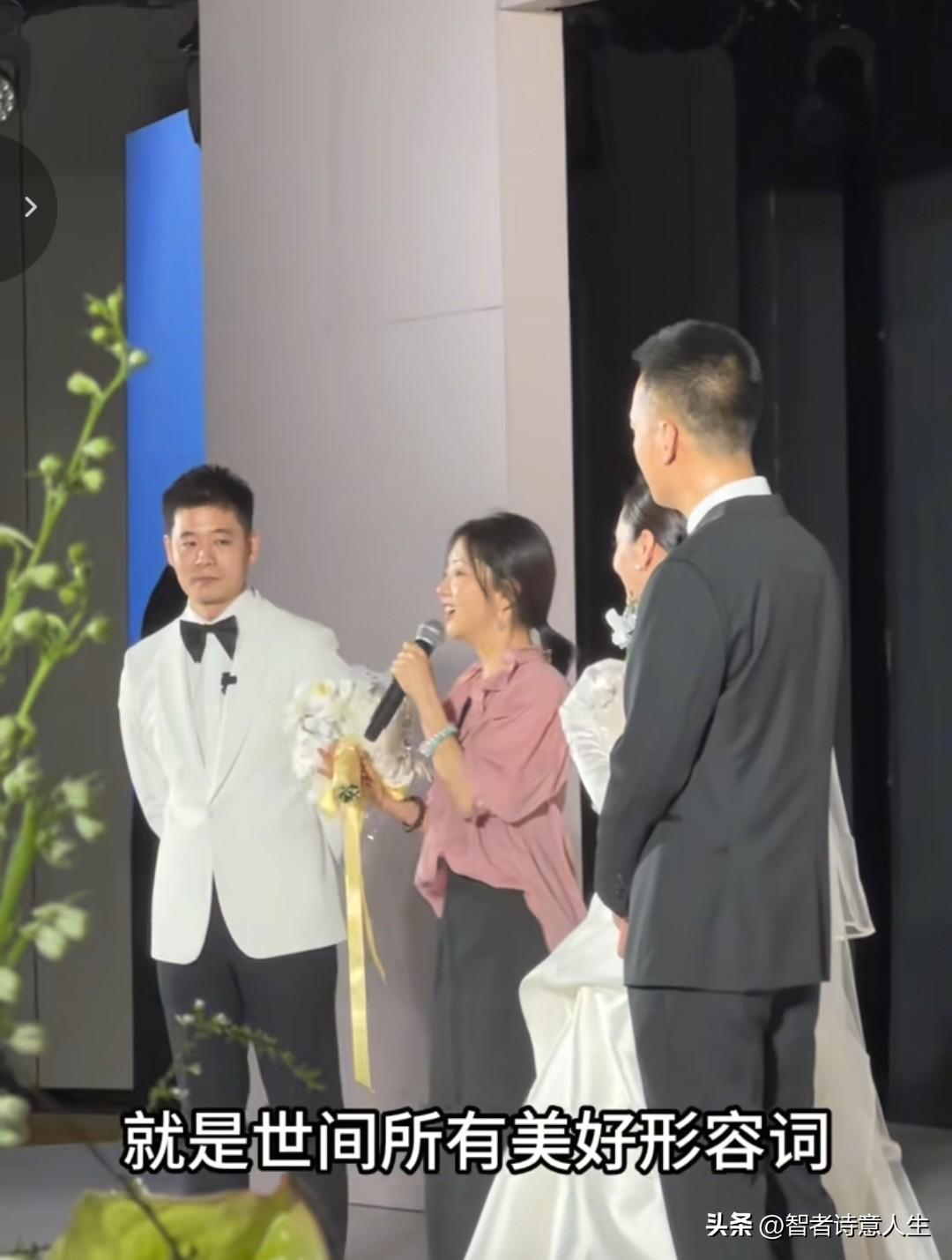 谁懂啊！谭松韵在董晴婚礼上的祝福发言直接美哭我，戏里戏外都是好闺蜜，这波操作分不