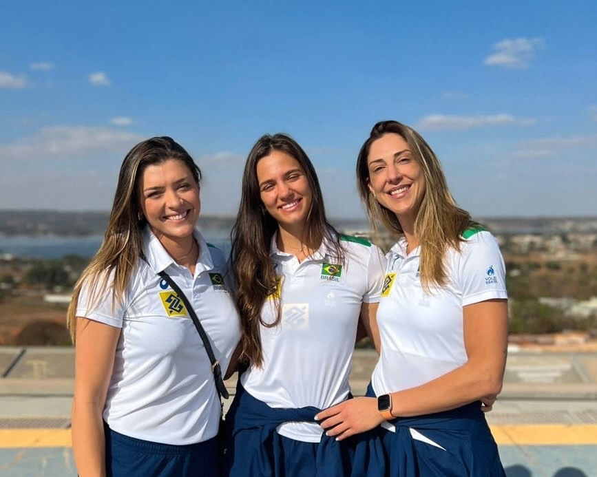 库迪斯发文致敬卡罗琳！能与你并肩作战是我的荣幸。我在这里学习、成长，经历了将永存