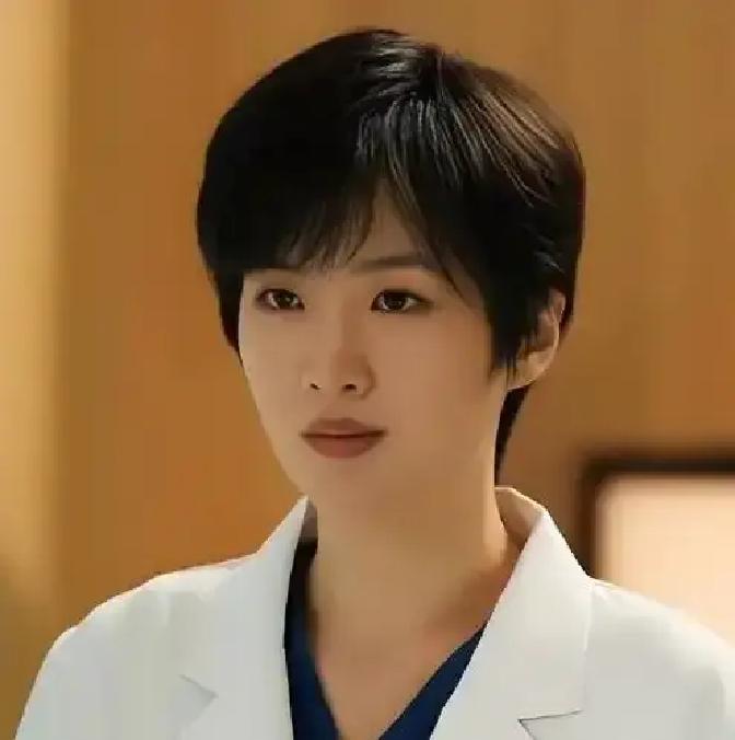 哈佛学霸演戏被骂惨，3年后全网真香
 
她爸是任正非，她却选了最难的路。
 
2