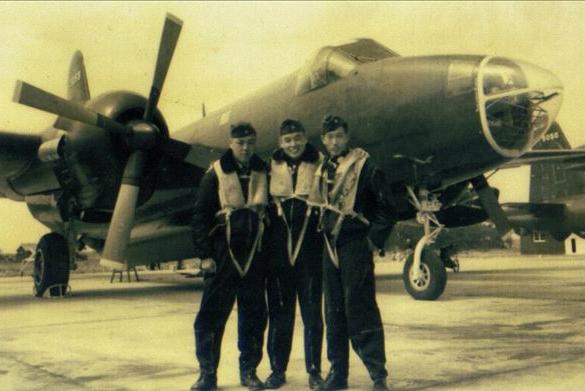 上世纪50年代，老蒋在台湾成立了黑蝙蝠中队，妄图利用高空侦察机刺探大陆情报。有一